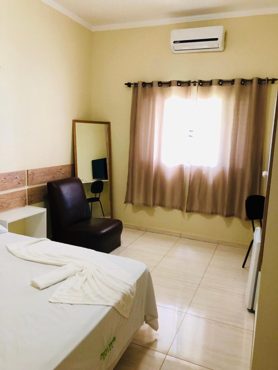 Porto Verde Hotel Lins Zewnętrze zdjęcie